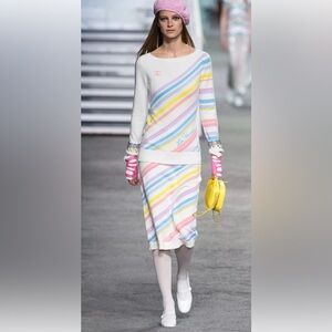 Chanel 19C La Pausa runway cashmere sweater size 36